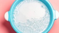 Ropa blanca impecable y ahorro seguro: prepará tu propio jabón casero con solo 3 ingredientes