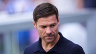 Xabi Alonso fue recibido con una tímida ovación en su regreso a San Sebastián