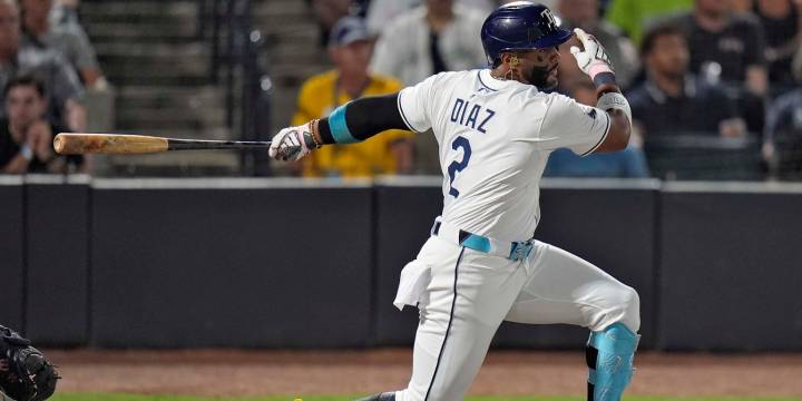 Rays win six in a row to sweep the Mariners