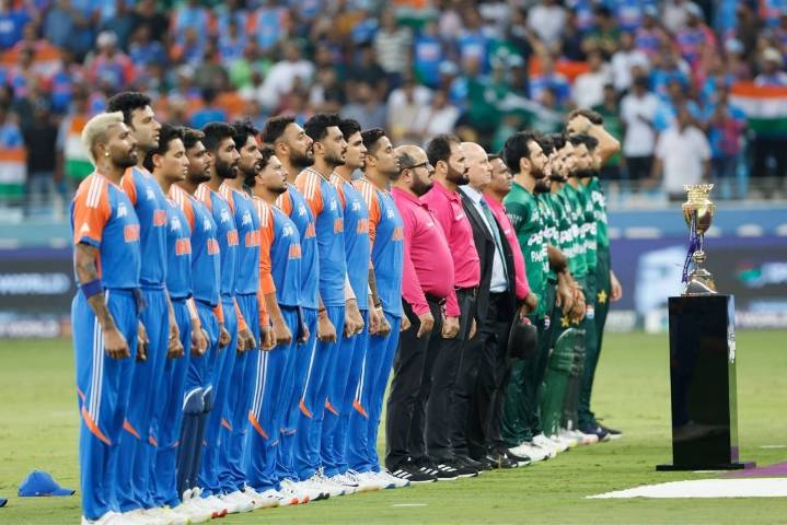 India and Pakistan Set to Clash in First-Ever Asia Cup Final After 41 Years; Who Leads in Finals Wins?