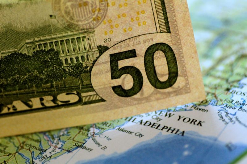 Dollar on defensive despite Powell's caution on further easing