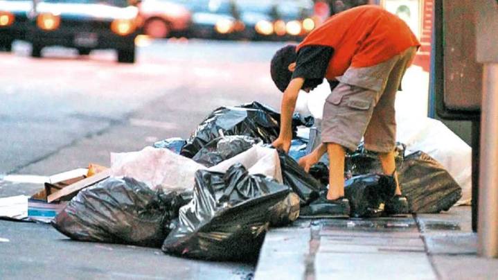 La pobreza bajó 7 puntos según el INDEC, pero sigue afectando a casi 15 millones de argentinos