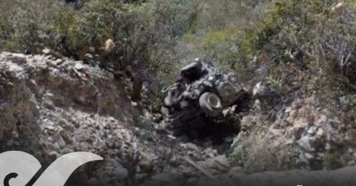 Cae camión de militares a barranco en Ensenada; muere un cabo de infantería