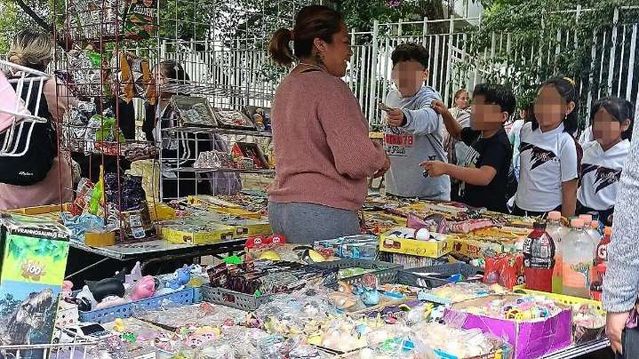 Escuelas rodeadas de comida chatarra: ignoran prohibición de venta al iniciar nuevo ciclo escolar