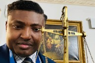 Dan 6 años de prisión a líder separatista nigeriano Simon Ekpa en Finlandia