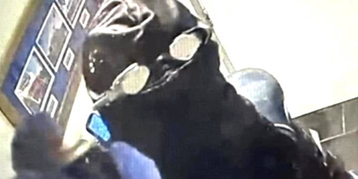 Man dressed in scuba gear accused of robbing Disney Springs restaurant and then swimming away