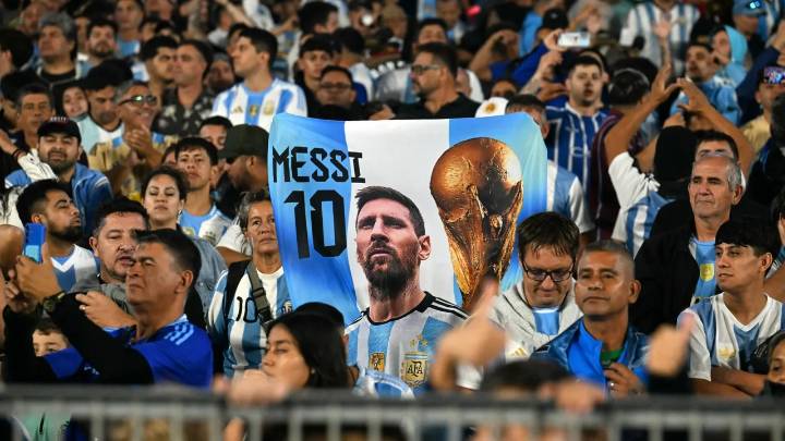 Sentido homenaje para Lionel Messi sacó lágrimas en el Monumental