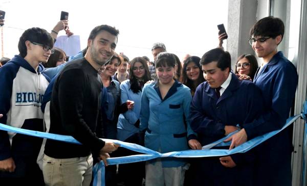 Escuela de Biología Marina: Torres inauguró el nuevo edificio