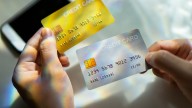 Alertan sobre peligrosa modalidad de estafa con las tarjetas de crédito y débito: así operan los delincuentes