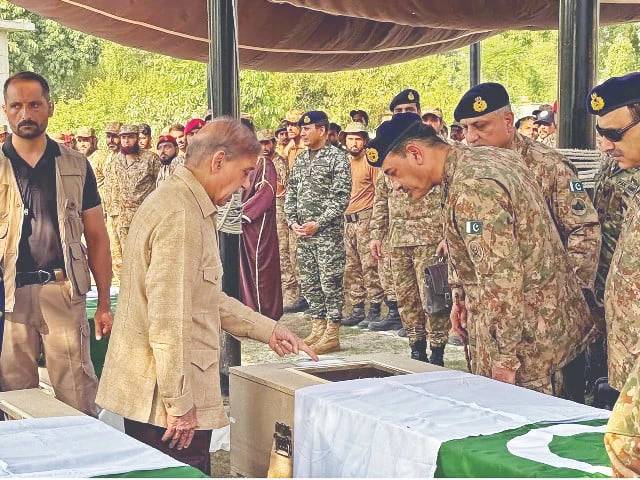 19 troops martyred as PM tells Kabul to choose between TTP, Pakistan