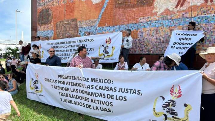 Docentes jubilados protestan nuevamente en Mazatlán contra la ‘reingeniería’ en la UAS