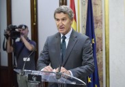 Feijóo defiende una inmigración «sin subsidios» y con prioridad para los hispanoamericanos