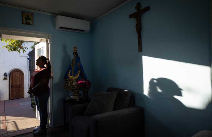 Immigration sweeps leave gaping holes in San Diego families. ‘I just want my dad home’