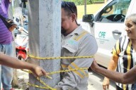 YUCATÁN | Habitantes de Dzemul retienen a trabajador de la CFE en protesta por constantes apagones