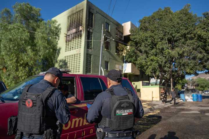 Bomberos salvan a niña de 3 años en incendio de la colonia Presidentes