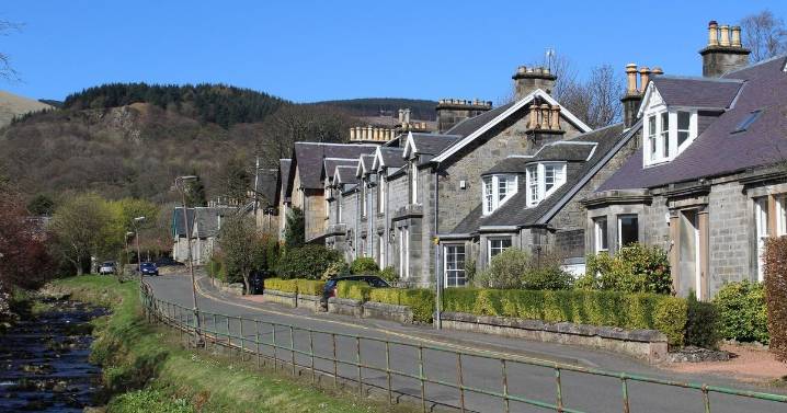 Scottish town with scenic walks and 'brilliant Sunday roast' perfect for autumn day out