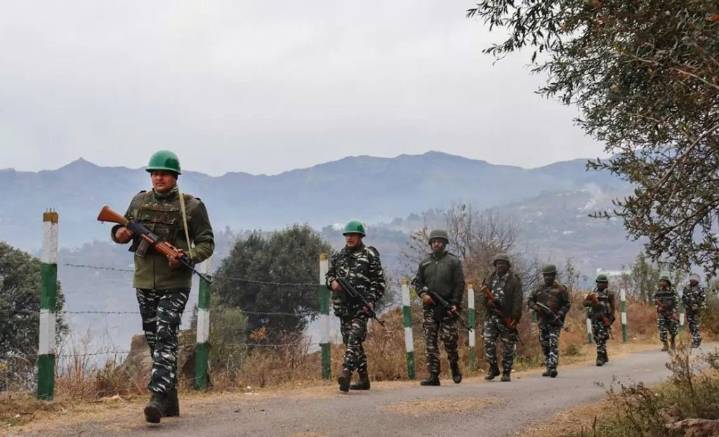 Army officer reviews ongoing operations in hilly areas of Jammu