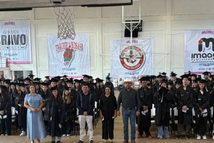 Reconoce Estado a estudiantes de excelencia de la región de Casas Grandes