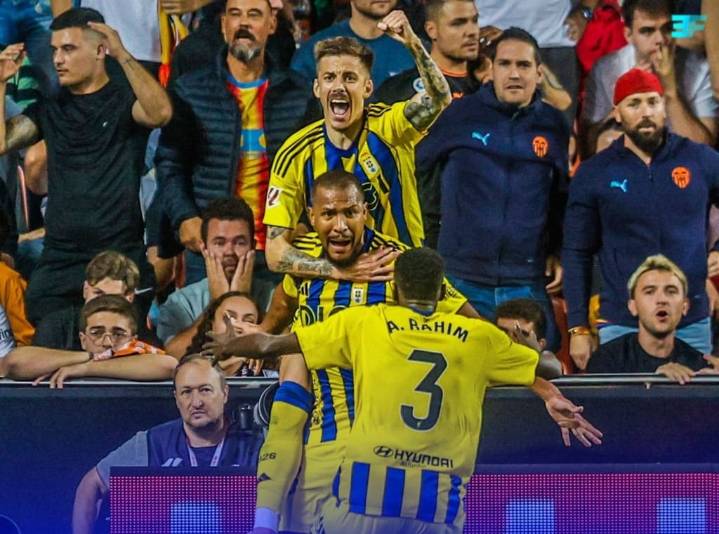 Real Oviedo logró una épica remontada en Mestalla con gol de Salomón Rondón