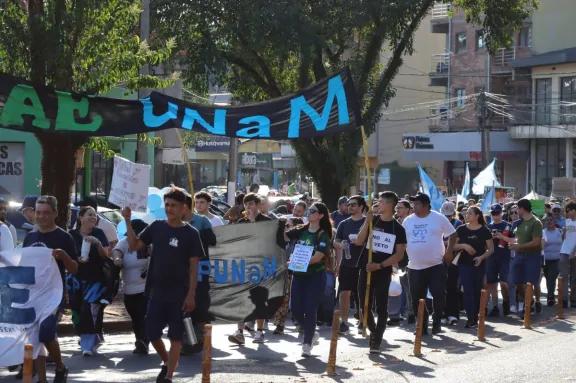 Importante adhesión a la Marcha Federal Universitaria en Eldorado