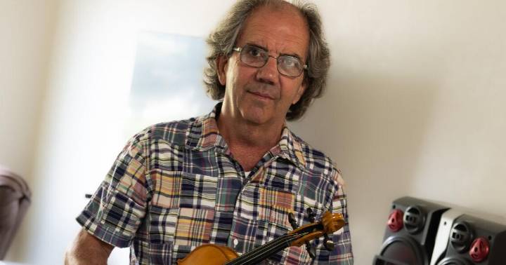 Fiddler on the Hoof: Todd Saunders brings his music to Bozeman's Main Street