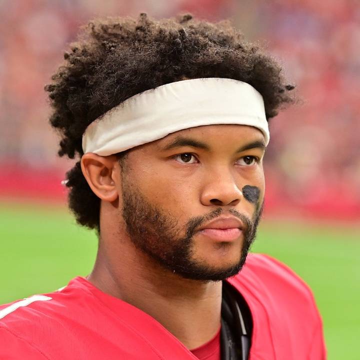 Deadspin | Kyler Murray sorry for wearing Vick jersey in pic with dog