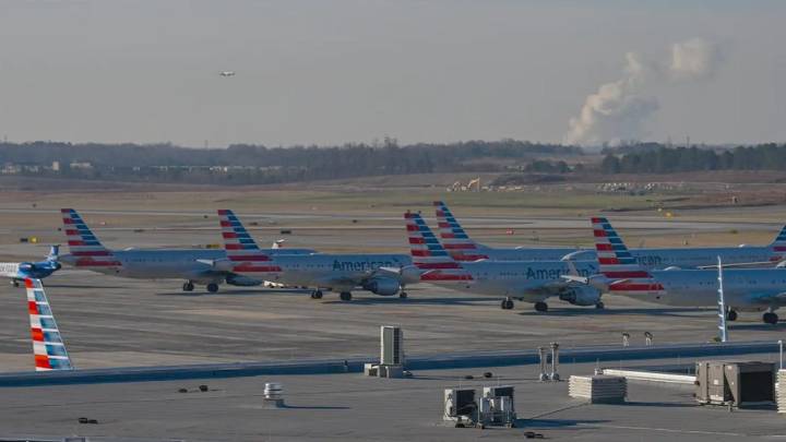 Stowaway found dead in American Airlines plane landing gear compartment at Charlotte airport