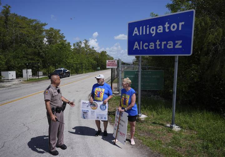First hearing held on detainees' legal rights at 'Alligator Alcatraz' after judge orders wind down