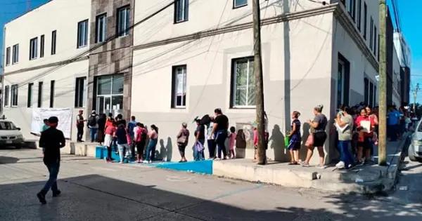 Largas filas, para acceder a vivienda