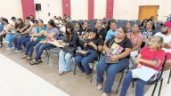 Orientan a los padres para Beca Rita Cetina
