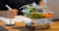 61 per cent of Canadians skip lunch break: study