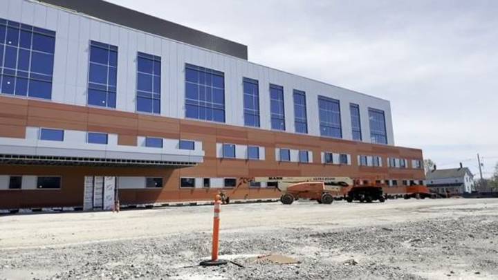 Community rallies to call for new operator at Norwood Hospital site