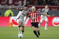 Estudiantes se fue con la frente en alto: perdió con Flamengo por penales
