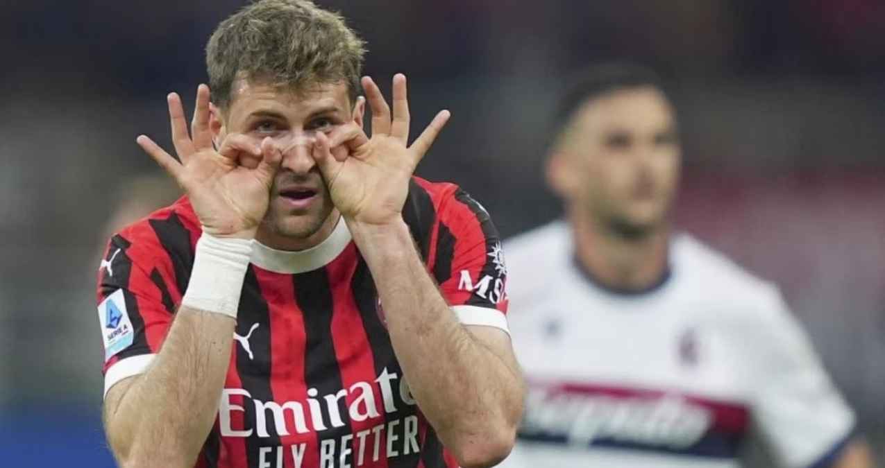 Santiago Giménez se queda en AC Milan pese al interés mostrado por Roma