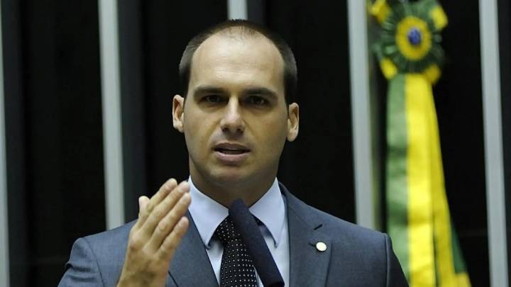 Primer día del juicio de Jair Bolsonaro: su hijo afirma que "comenzó la inquisición"