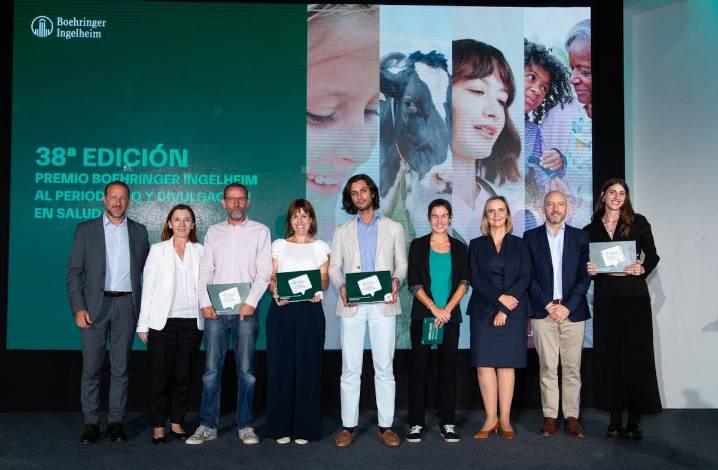 Sendos reportajes de EL PAÍS, reconocidos con un Premio Prisma y un Boehringer Ingelheim