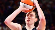Breanna Stewart nets 18, exits Liberty win with knee injury