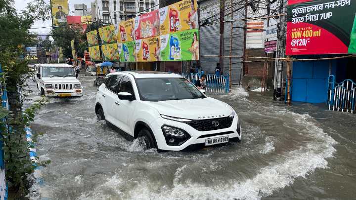 IMD issues heavy rain alert for Kolkata, south West Bengal after record downpour; 8 electrocuted