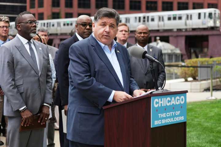 58 shot, 8 dead, over holiday weekend in Chicago