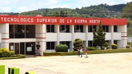 Suspensen protesta e inician mesa de diálogo trabajadores del Tecnológico de Zacatlán