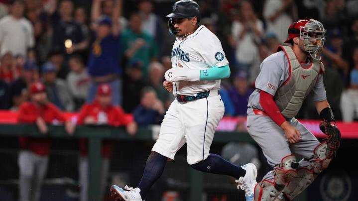 Josh Naylor's late go-ahead double helps Mariners beat Cardinals 4