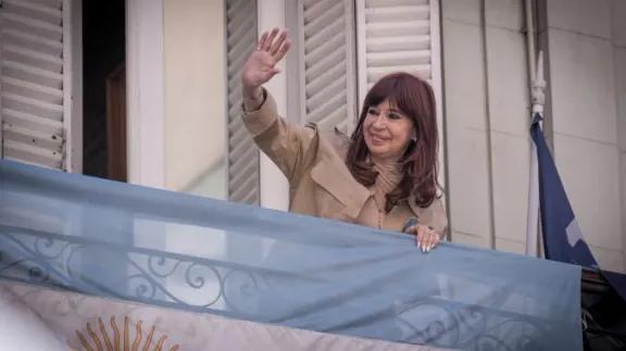 Cristina Kirchner cuestionó a Milei por la intervención al Banco Central: “La vas a chocar mal”