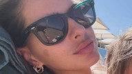 Desde Estambul, la China Suárez se fotografió en microbikini animal print junto a sus hijos