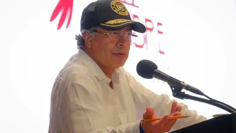 Petro califica como "asesinato" el ataque militar de EEUU contra embarcación en el Caribe