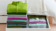 Las bolsas al vacío que salvan espacio en el cambio de armario: ¿cuál elegir?