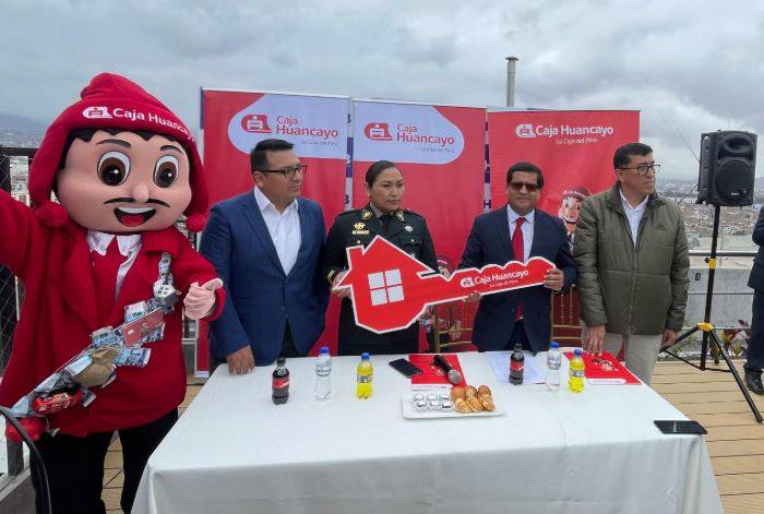 Caja Huancayo dio ‘depa’ a policía