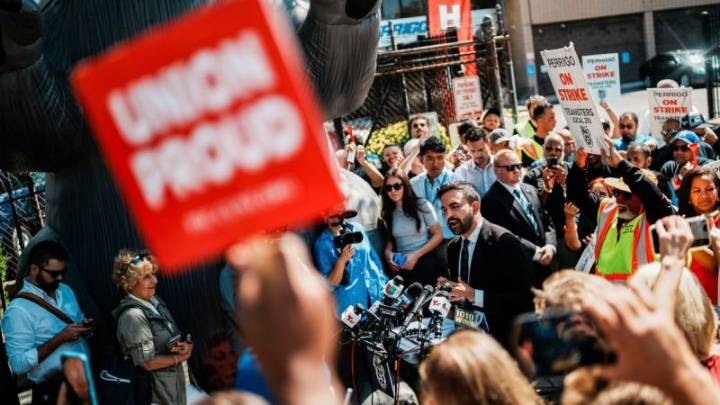 Consejos de Obama, demandas de socialistas y encuentros con escépticos: así se prepara Mamdani para gobernar Nueva York
