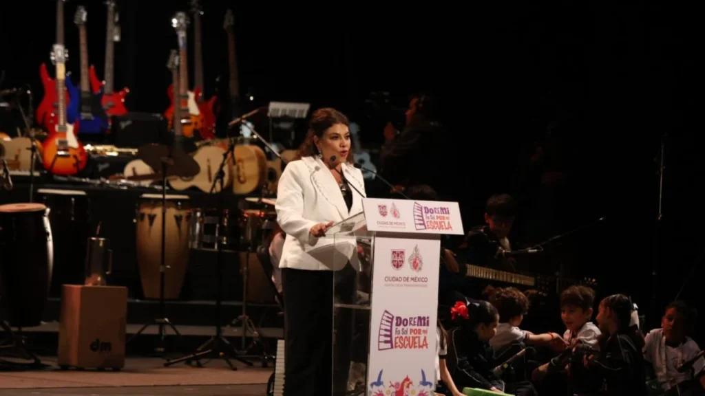 CDMX arranca entrega de 15 mil instrumentos musicales a escuelas