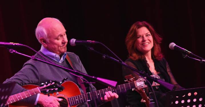 Sonny Curtis of the Crickets, who wrote 'I Fought the Law' and ‘Mary Tyler Moore Show’ theme, dies at 88