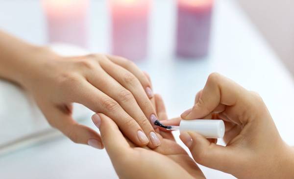 3 diseños de uñas originales para esta primavera 2025
